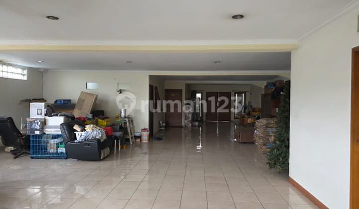 For Sale: Shop-house on Mainroad Jl Lengkong Besar Bandung