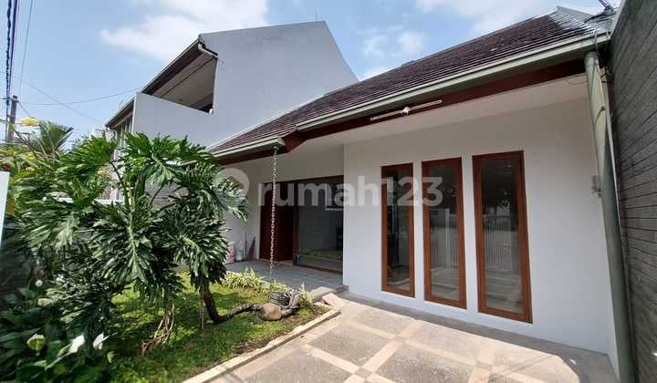 For Sale: Comfortable Move-In Ready House in Tubagus Ismail Area, Comfortable and Ready-to-Occupy Home in a Strategic Location