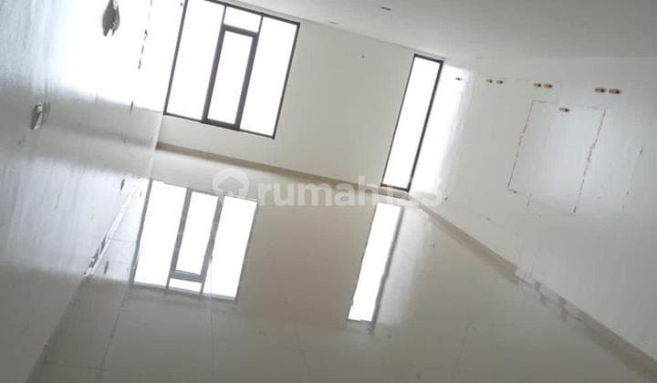 For Sale 3-Story Shophouse Transmart Buah Batu Bandung Ready to Occupy with Strategic Location and Easy Access