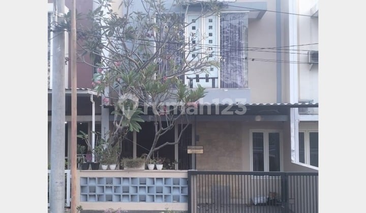 Rumah Perum Golden Berry Menganti Surabaya