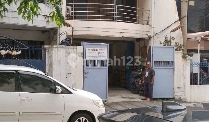 DIJUAL RUMAH SIAP HUNI TERLETAK DI SURABAYA UTARA