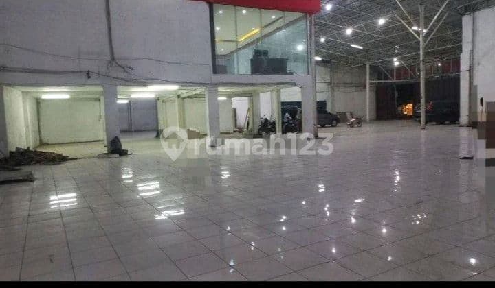 Dijual Ex-Showroom Mobil Jurumudi Tangerang