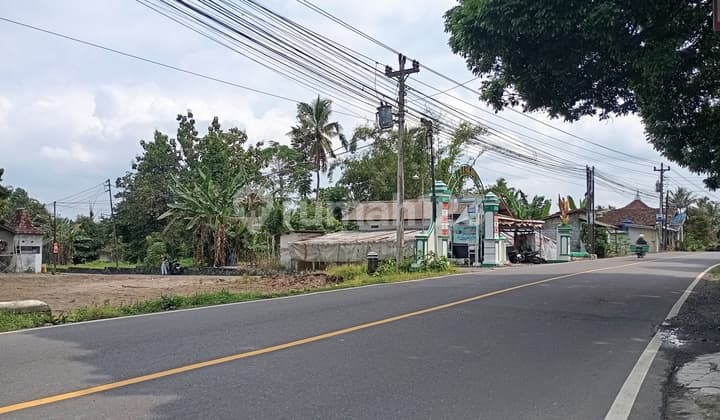 Tanah Strategis, Tepi Jl. Raya, 5 Menit Kampus Uii & Kopi Klothok