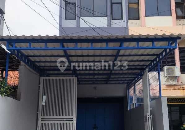 Dijual Ruko 4 Lt SHM di Kebon Jeruk, Hayam Wuruk Lb 298 M
