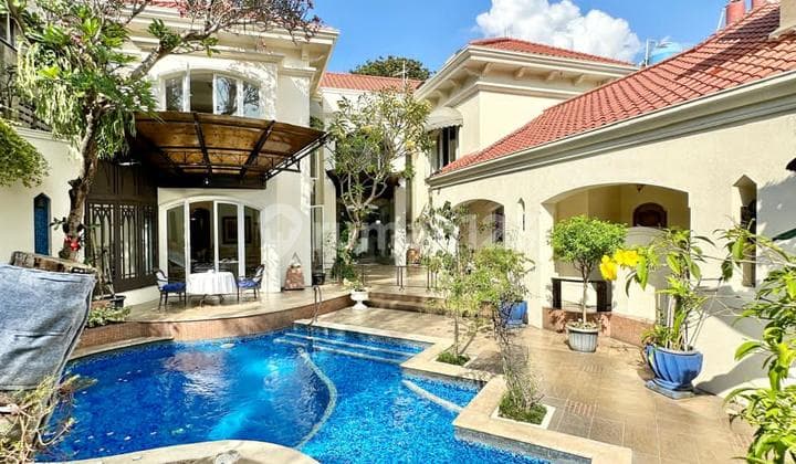 Ultra Luxury House In Kebayoran Baru