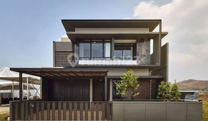 Rumah Baru Nilapadmi di Kota Baru Parahyangan