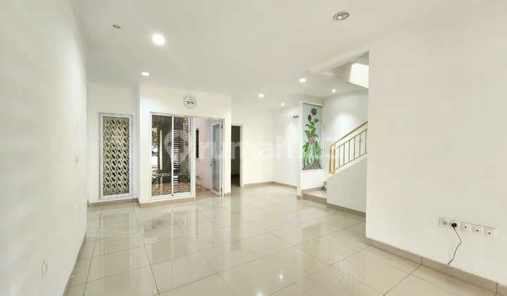 Dijual Rumah di Summarecon Bandung Bagus dan Terawat