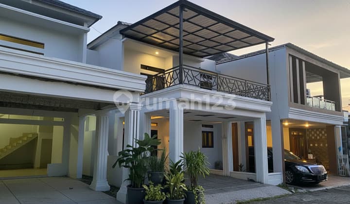 Elite Luxury House with Mountain View in Teluk Betung
