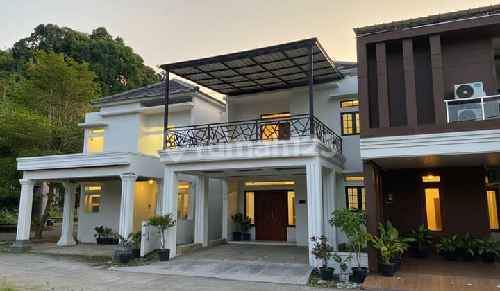 New Elite Mountain View House in Bandar Lampung