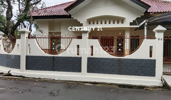 Residential House in a Strategic Location at Kampung Melati Kesambi