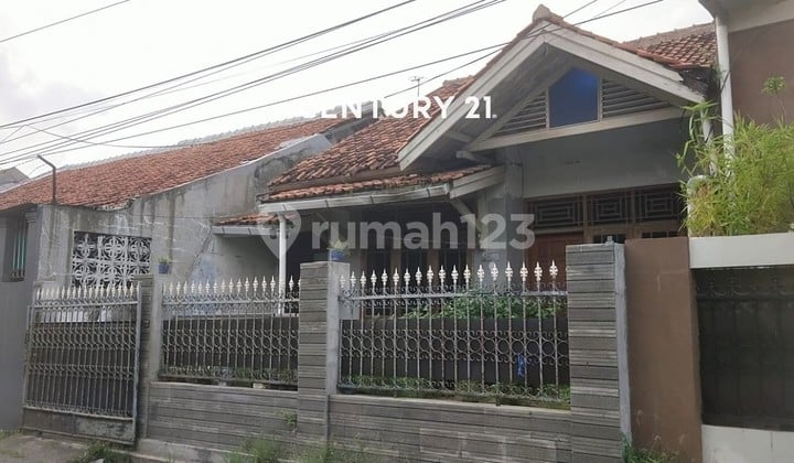 Rumah Tinggal di Jl Ciremai Giri Harjamukti