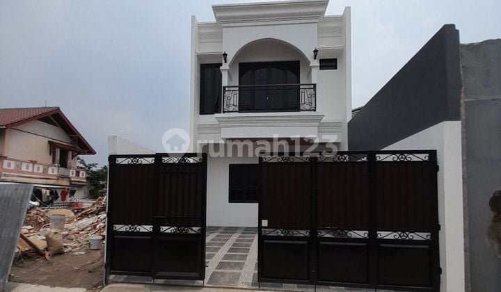 2-Story House in Jatiwaringin Near LRT 1 Ready for 4 Indent