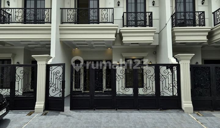 Brand New Rumah Cempaka Putih Akses Jalan Besar Dalam Komplek