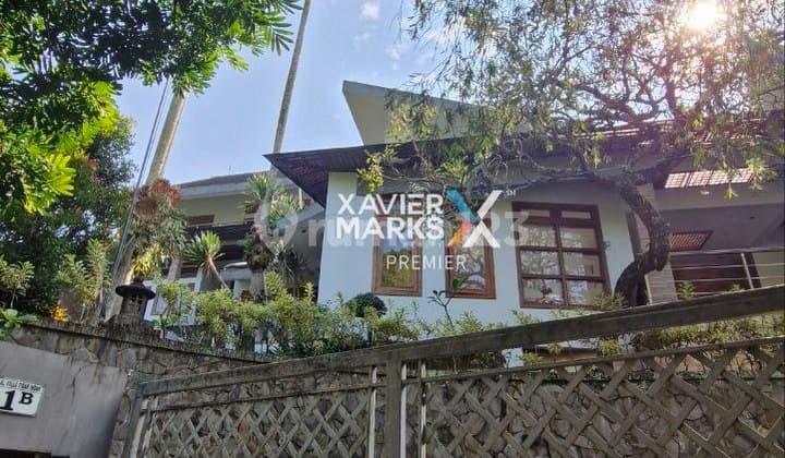 Dijual Rumah Mewah Konsep Resort + Private Pool dan Rooftop Full Furnished di Daerah Tidar, Malang ✨