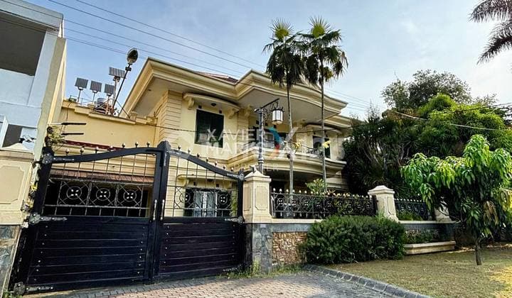 Dijual Rumah Mewah di Araya Boulevard, Satu" Nya yang Berbentuk L, Araya, Blimbing, Malang ✨