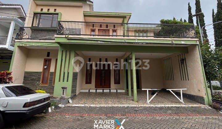 For Sale: 2-Story Corner House Villa on Jalan Imam Bonjol, Batu ✨