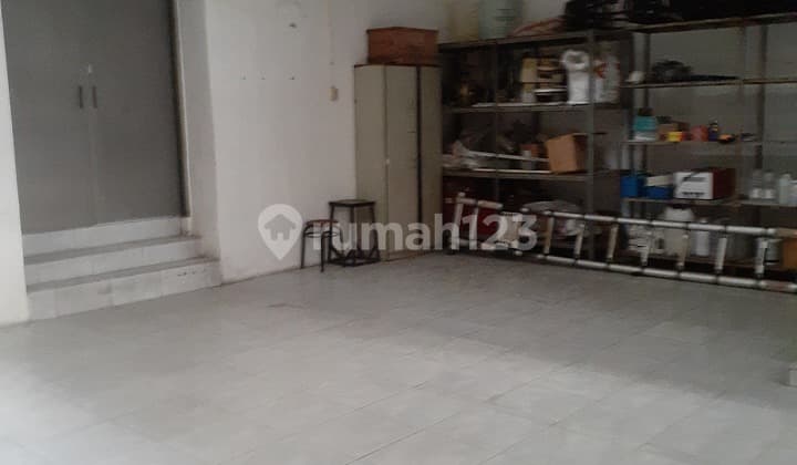 Gudang Bersih Tengah Kota Siap Pakai