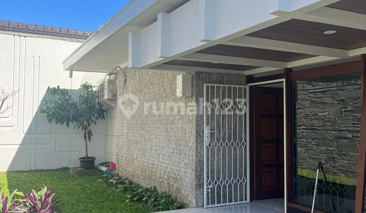 Rumah Terawat di Kompleks Dadali