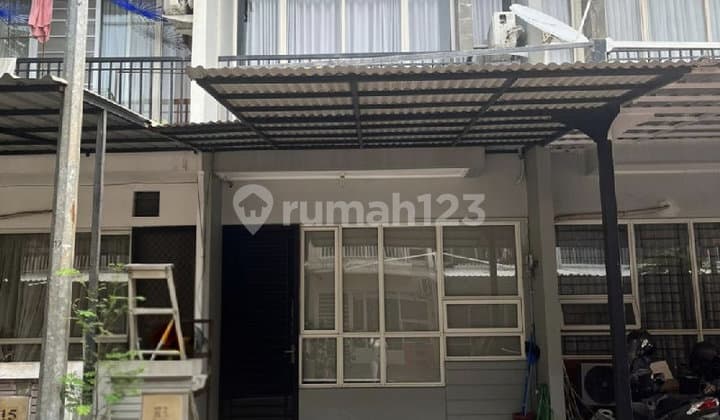 Rumah di Jl. Layar Permai. Pantai Indah Kapuk. Siap Huni
