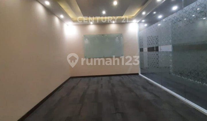 Ruko di Wolter Monginsidi Kebayoran Baru Jakarta Selatan