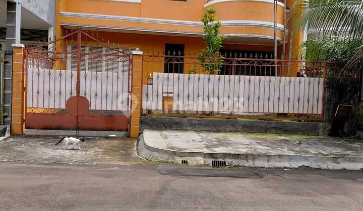 Rumah Taman Modern Dijual 2 Lantai Cakung Jakarta Timur