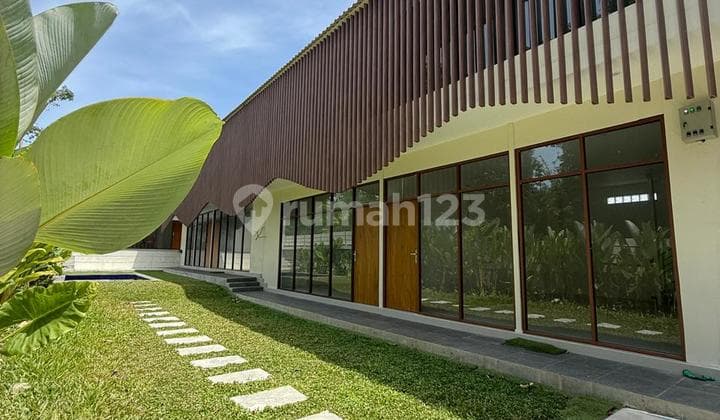 Dijual Villa Complex 8 Unit di Umalas - Income Producing