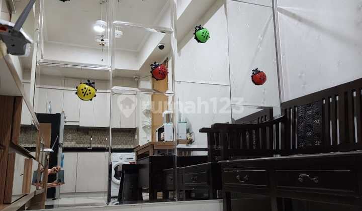 Fully Furnished Apartment in a Strategic Location, Kemayoran