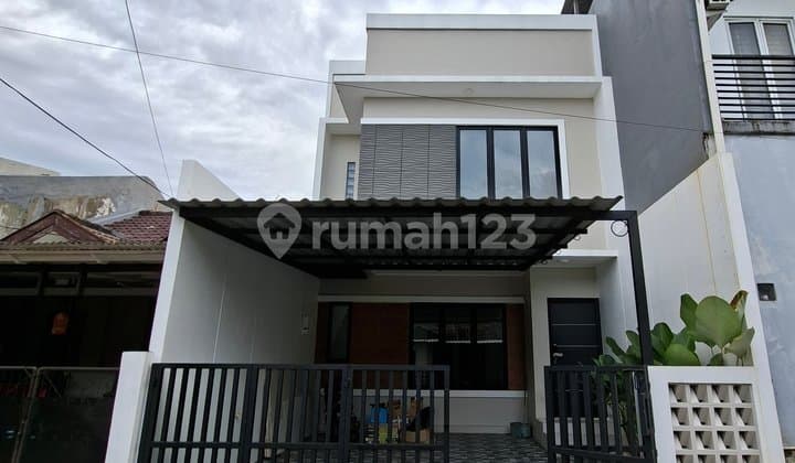 Rumah Second Bangunan Baru 2 Lantai Bebas Banjir
