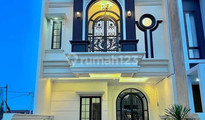 Dijual Rumah Clasik Modern Dalam Cluster