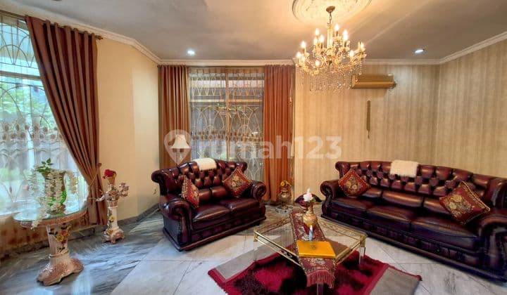 Rumah Mewah Gandaria Fatmawati dengan Swimming Pool Dekat Blok M