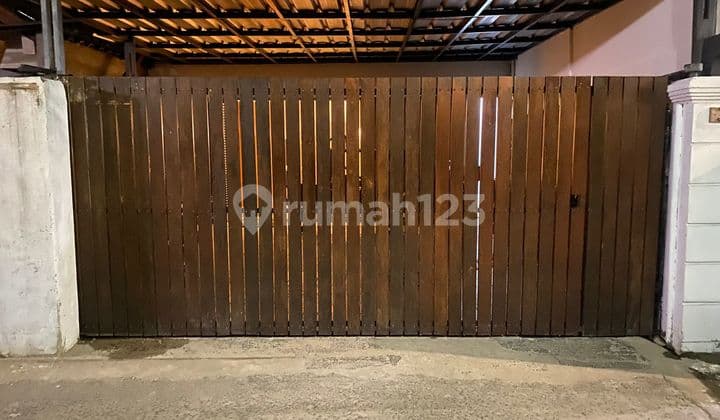For Sale Strategic House in North Cipete, South Jakarta