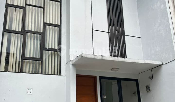 For Sale Beautiful Modern 2-Story House in Cirendeu, East Ciputat
