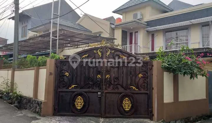 Dijual Rumah 2 Lantai di Kalisari Pasar Rebo Jakarta Timur
