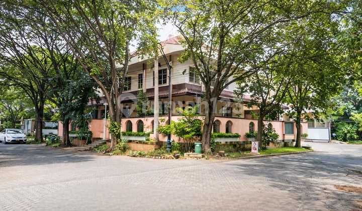 Rumah di Hook Luas 312 M2 Harga 14.5 M Pondok Indah