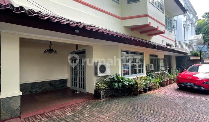 Rumah Posisi Hook Hitung Tanah Kebayoran Baru