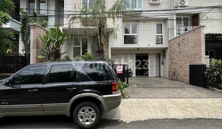 Rumah Dalam Kompleks Kebayoran Baru Harga 12.5 M