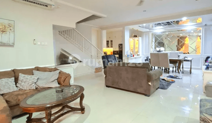 Rumah 2 Lantai Modern, Lokasi Premium, Siap Huni di Bintaro 9655