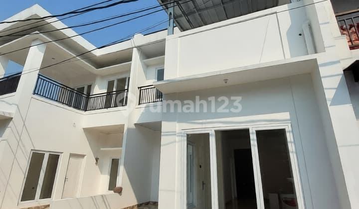 Rumah Rapih 2 Lantai Siap Huni di Graha Bintaro Hadap Timur 2062