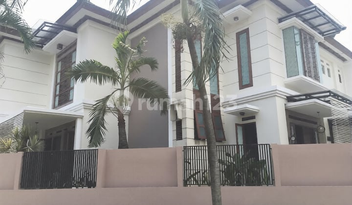 Rumah Hook Lantai 2, Bintaro Jaya Sektor 3 Full Furnished