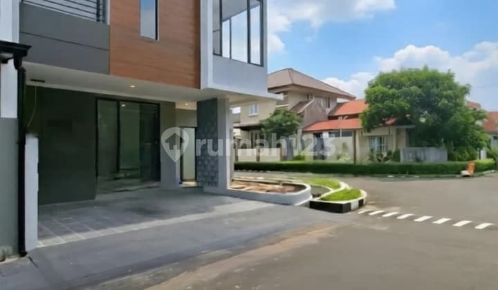 Rumah Hook 2 Lantai Full Renovasi Bintaro, Langsung Huni ! 9127