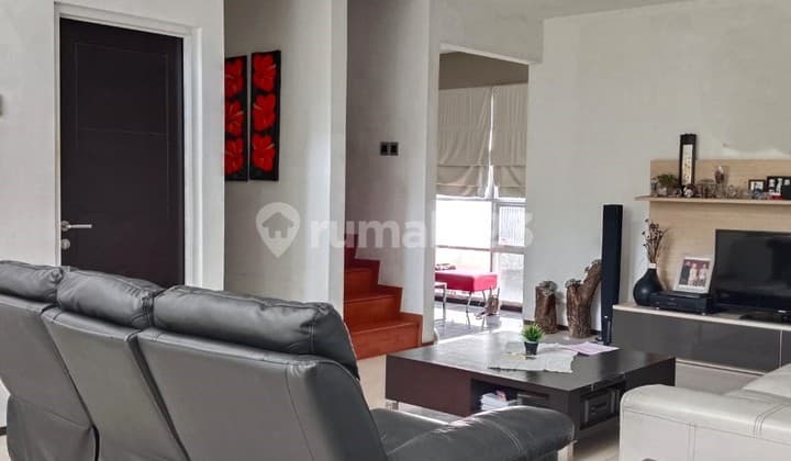 Rumah Tanah Luas Strategis Sektor 9 5043S