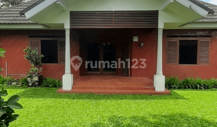 Jual Cepat Villa/Rumah 2 Lantai Rapih Luas Tanahnya dan Strategis