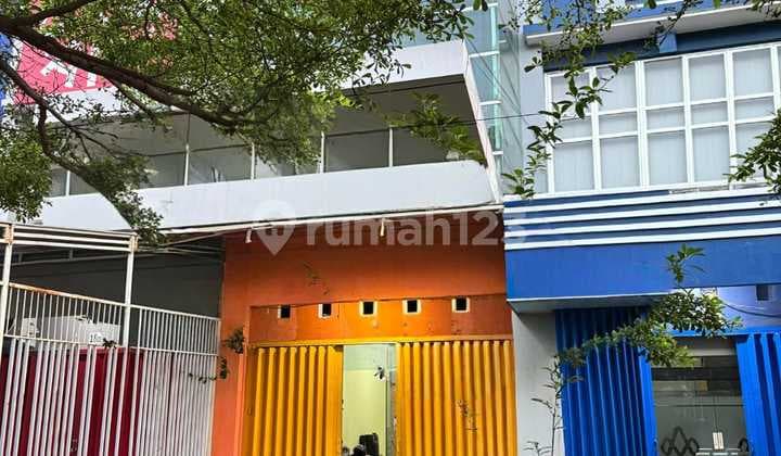 Ruko 3 Lantai Dekat Mall Cocok Untuk Usaha Maupun Kantor