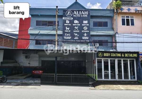 Ruko Besar Posisi Strategis Ditengah Kota Siap Digunakan untuk Usaha