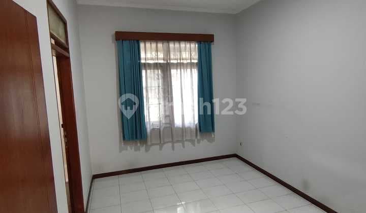 Comfortable House for Rent in Batununggal Bandung