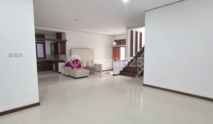 Rumah 2 Lantai Nyaman Batununggal Bandung