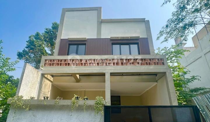 Dijual Rumah Rapi di Cirendeu, Lebak Bulus, Lt: 60 M2/ Lb: 117M2