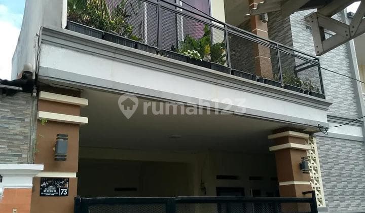 House in Pekayon Pasar Rebo, East Jakarta, Land Area/Building Area: 119 M2/ 200 M2