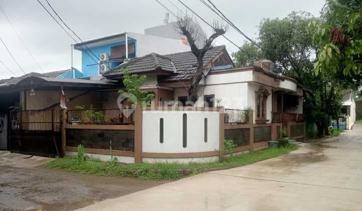 Urgent Sale Corner House in Drh Pasar Kemis, Tangerang - Land Area 136M²