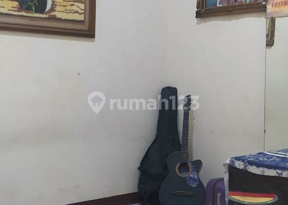 Rumah di Rungkut Harapan Carport